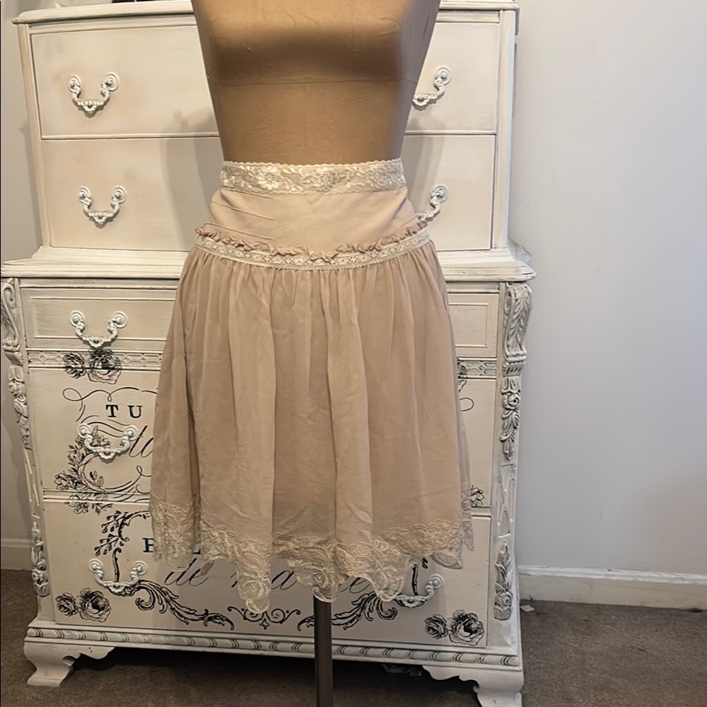 Divided Cream Bubble Skirt Knee-Length Cocktail